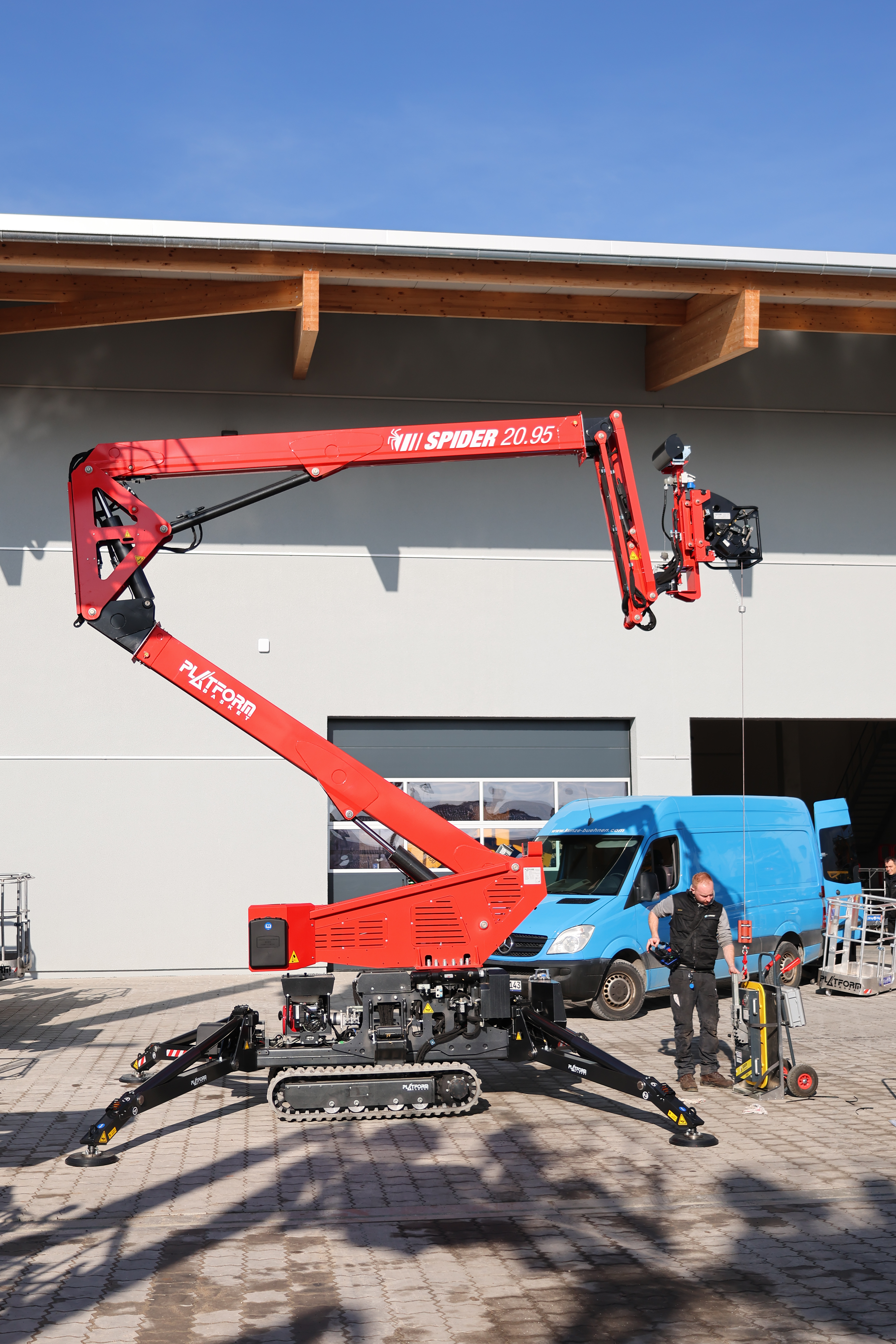 Raupen-Arbeitsbühne Spider20.95 von Platform Basket mit Glassauger C600 von Grip Lifting