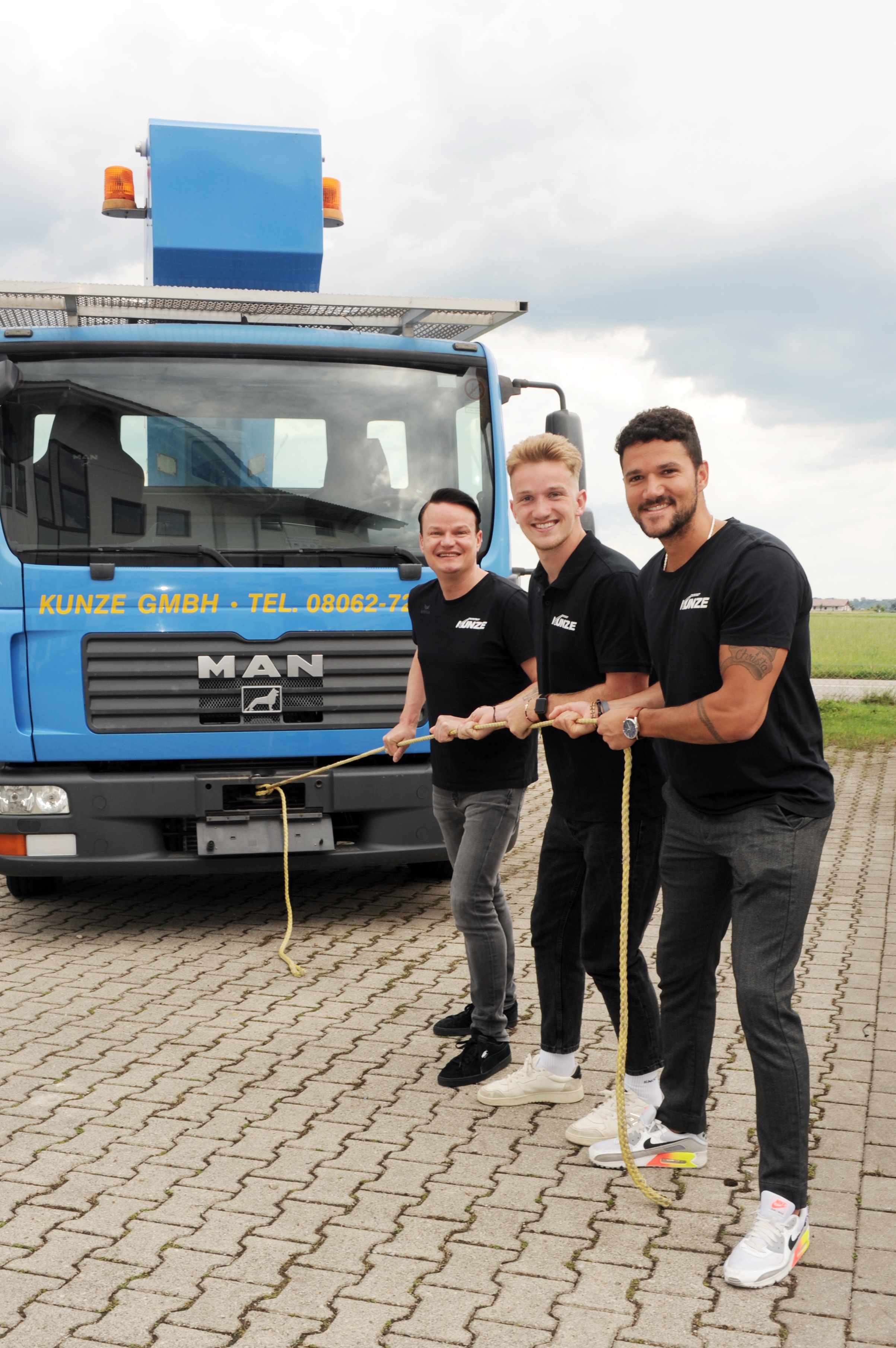 Geschäftsleitung Kunze Bühnen: Charly Kunze, Patrick Kunze und Florian Kunze Geschäftsleitung Kunze Bühnen: Charly Kunze, Patrick Kunze und Florian Kunze